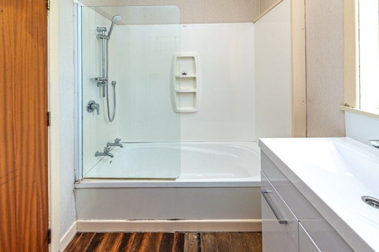 Photo of property in 18 Seddon Street, Aramoho, Whanganui, 4500