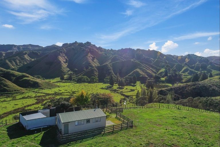Photo of property in 75 Taranui Road, Ohura, 3926