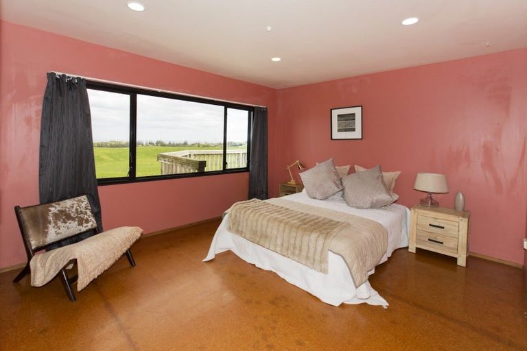 Photo of property in 106 Rehutai Road, Baylys Beach, Dargaville, 0377