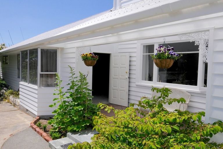 Photo of property in 16 Augustine Street, Waimate, 7924