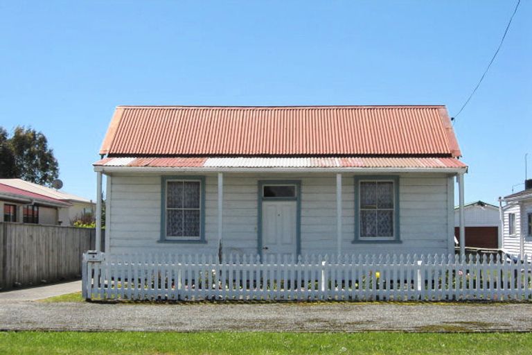 Photo of property in 9 Gladstone Street, Westport, 7825