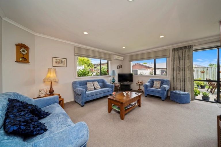 Photo of property in 9a Wilton Street, Westown, New Plymouth, 4310