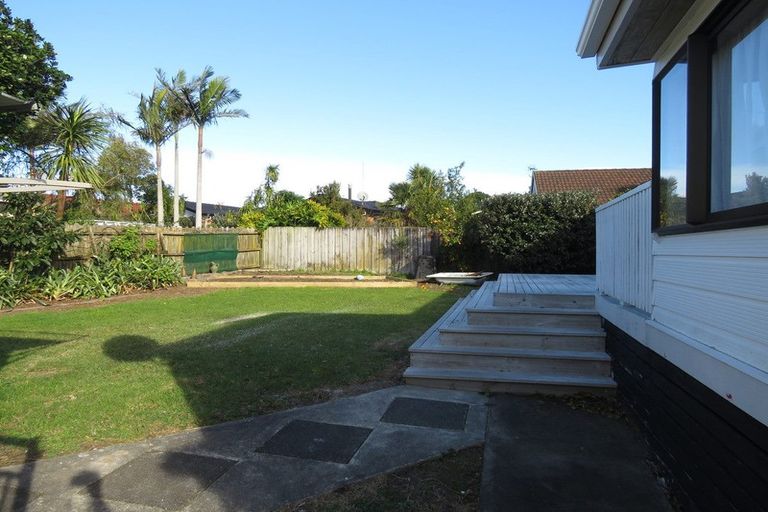 Photo of property in 114 Marina View Drive, West Harbour, Auckland, 0618