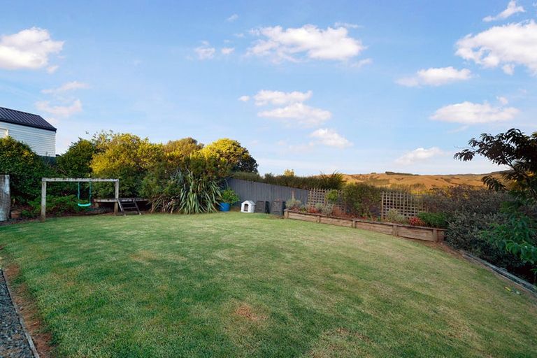 Photo of property in 32 Te Kauri Place, Helensville, 0800