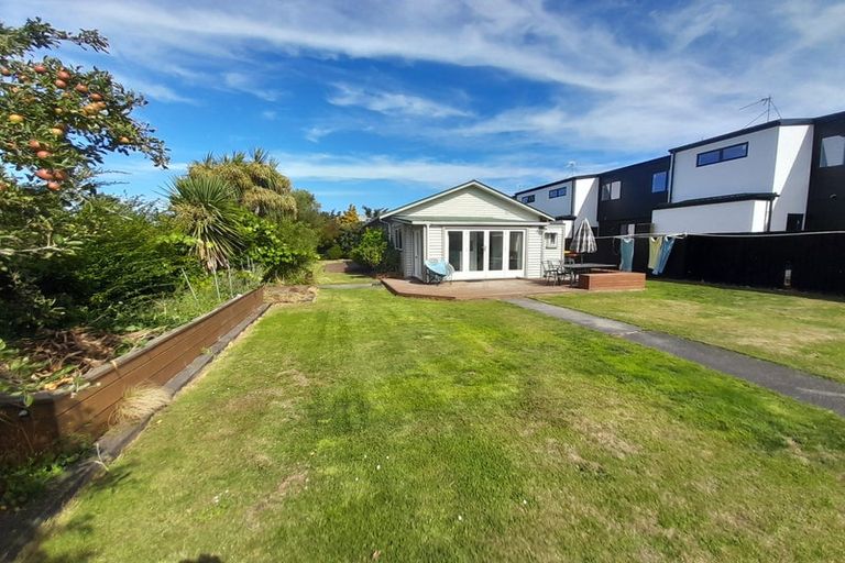 Photo of property in 1 Sumner Street, Spreydon, Christchurch, 8024