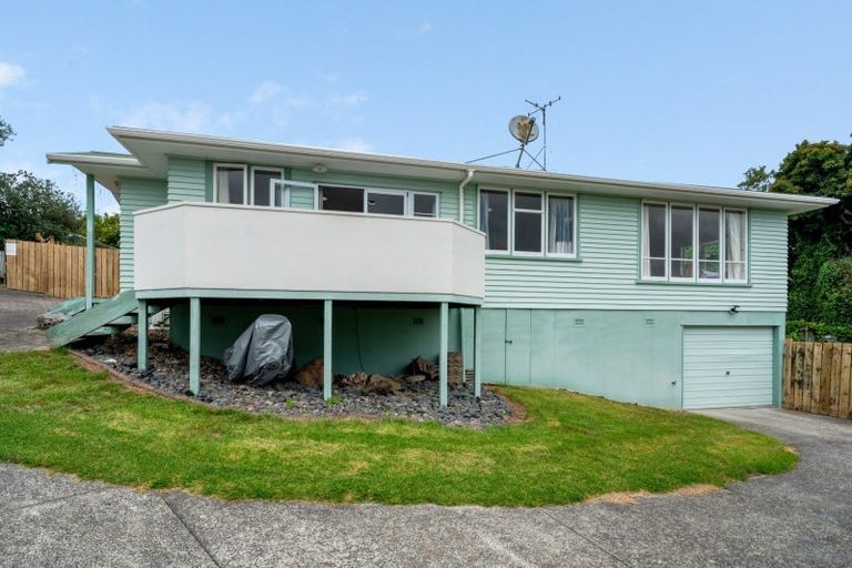 Photo of property in 33 Henderson Crescent, Parkvale, Tauranga, 3112