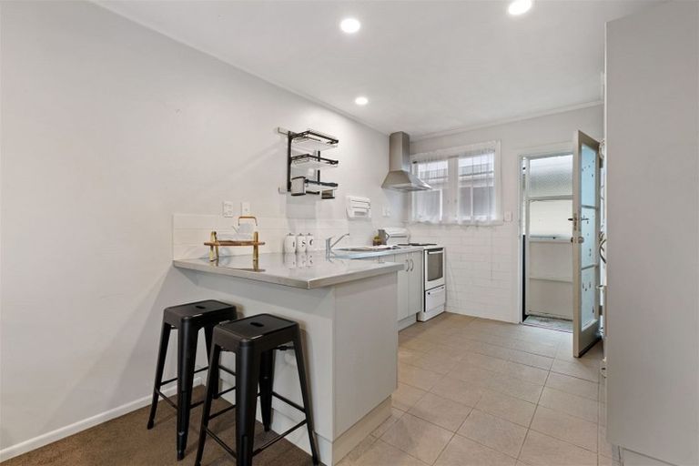 Photo of property in 2/102 Mcleod Road, Te Atatu South, Auckland, 0610