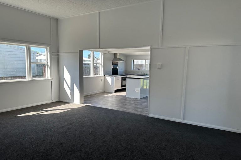 Photo of property in 42 Tennyson Street, Dannevirke, 4930