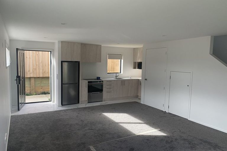 Photo of property in 52c Vodanovich Road, Te Atatu South, Auckland, 0610