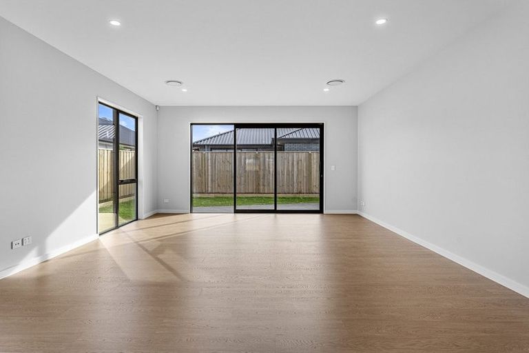 Photo of property in 6 Peak Lane, Halswell, Christchurch, 8025