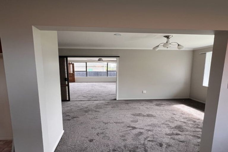 Photo of property in 1/135 Sawyers Arms Road, Northcote, Christchurch, 8052