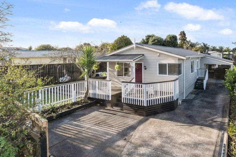 Photo of property in 1/3 Helga Crescent, Te Atatu Peninsula, Auckland, 0610