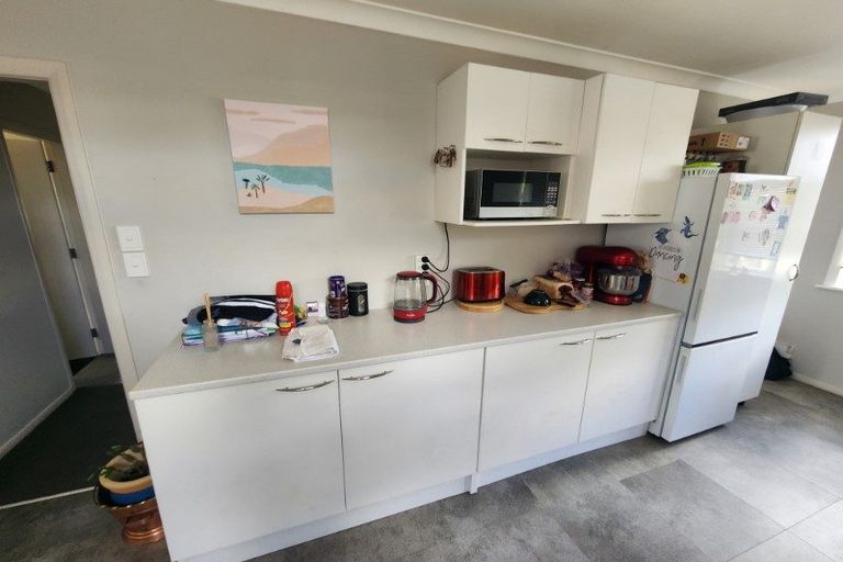 Photo of property in 2 Mahoe Street, Levin, 5510