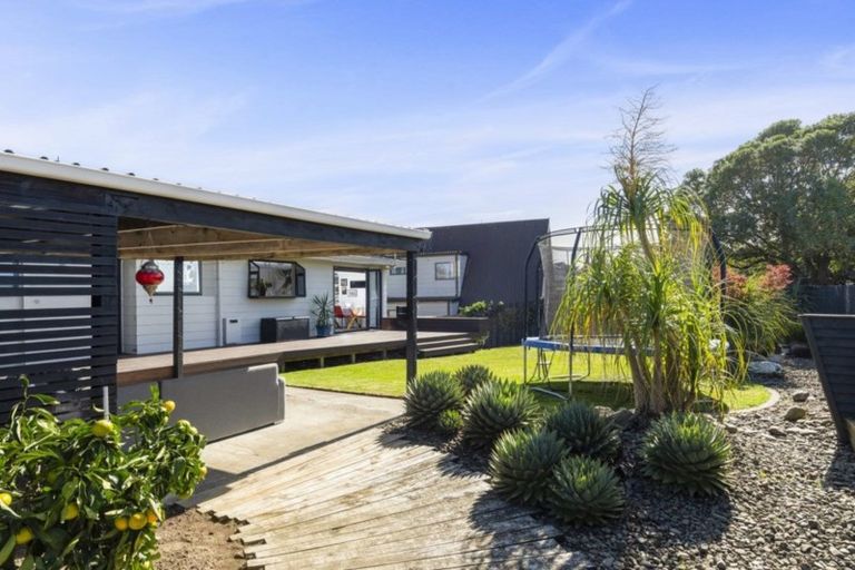 Photo of property in 14 Flinders Place, Welcome Bay, Tauranga, 3112