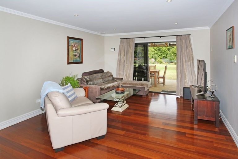 Photo of property in 2 Raukawa Grove, Waiuku, 2123