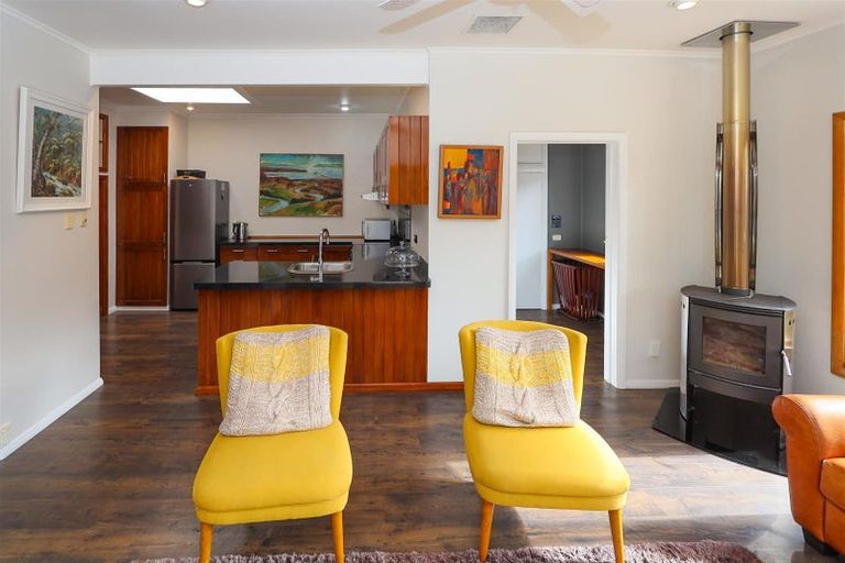 Photo of property in 1 Pah Road, Kawaha Point, Rotorua, 3010