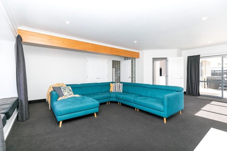 Photo of property in 2 Dallinger Street, St Andrews, Hamilton, 3200