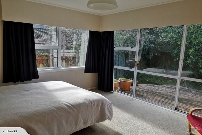 Photo of property in 10 Izard Road, Khandallah, Wellington, 6035