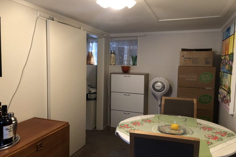 Photo of property in 11 Castaing Crescent, Te Atatu South, Auckland, 0610