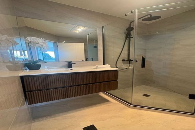 Photo of property in 44 Challen Close, Conifer Grove, Takanini, 2112