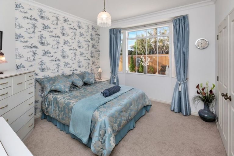 Photo of property in 2 O'farrell Drive, One Tree Point, 0118