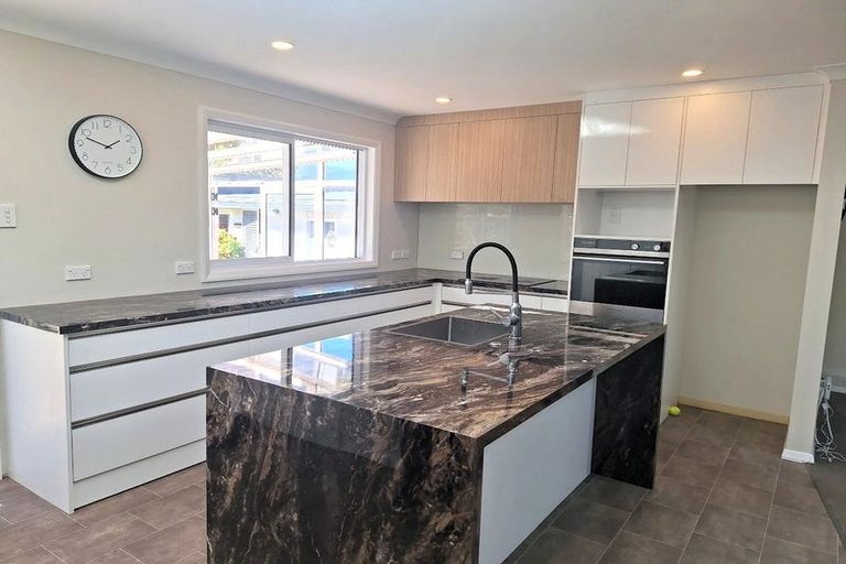 Photo of property in 18 Craig Grove, Elderslea, Upper Hutt, 5018