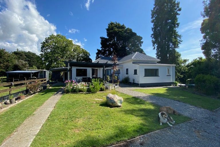 Photo of property in 490 River Road, Kumeroa, Woodville, 4997