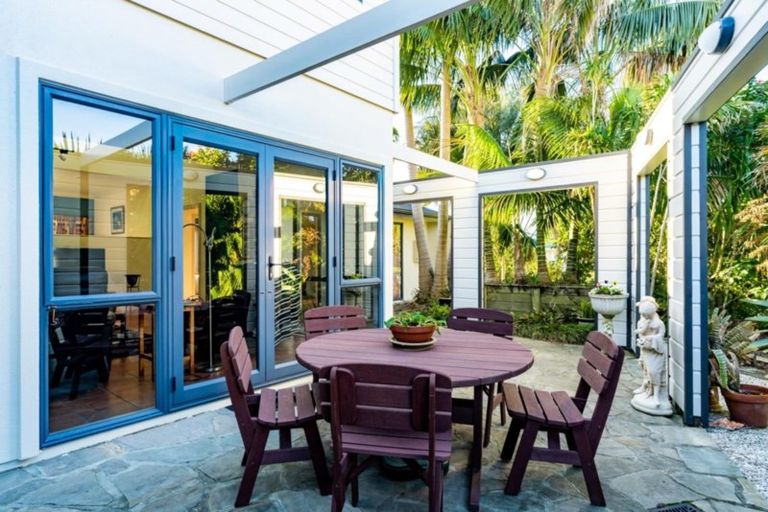 Photo of property in 7 Bermuda Place, One Tree Point, 0118