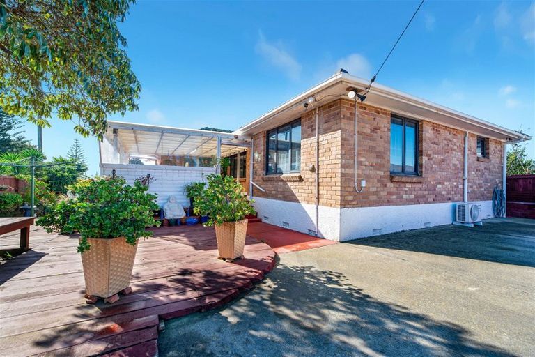 Photo of property in 82 Metcalfe Road, Ranui, Auckland, 0612