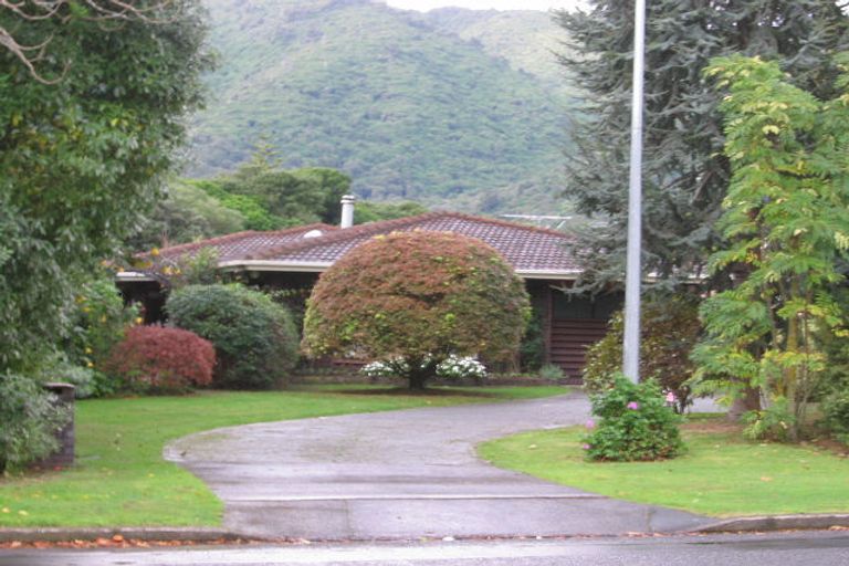 Photo of property in 17 Koromiko Road, Waikanae, 5036