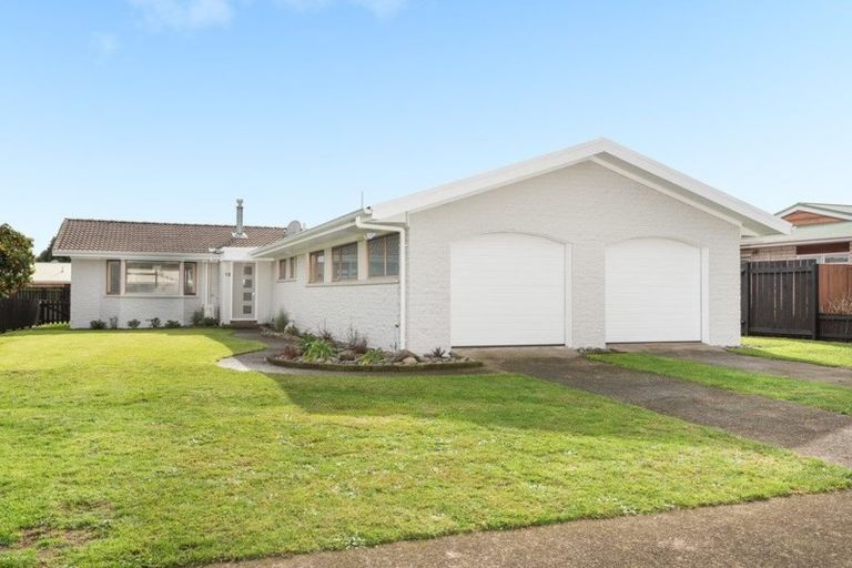 Photo of property in 15 Hookey Drive, Te Puke, 3119