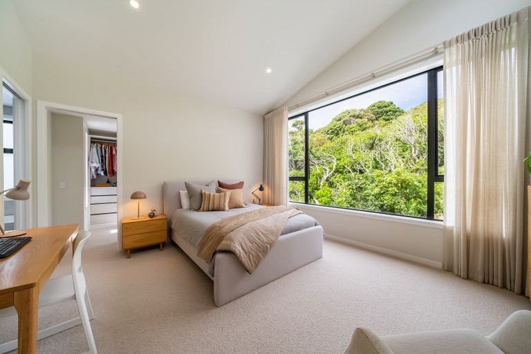 Photo of property in 8 Ramarama Lane, Crofton Downs, Wellington, 6035