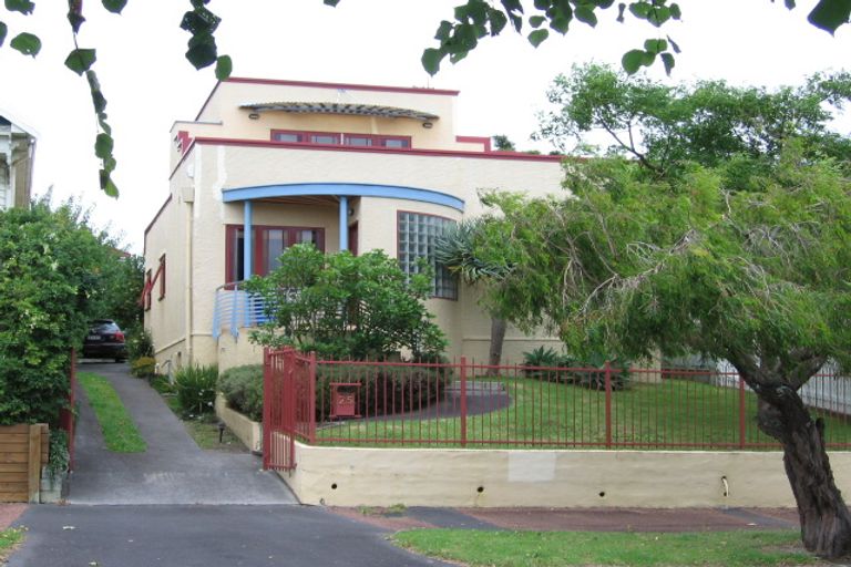 Photo of property in 25 Baildon Road, Grey Lynn, Auckland, 1021