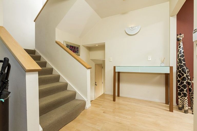 Photo of property in 1/2 Holiday Road, Milford, Auckland, 0620