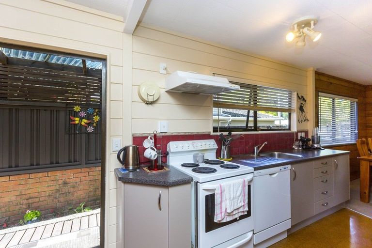 Photo of property in 17 Forest Road, Pinehaven, Upper Hutt, 5019