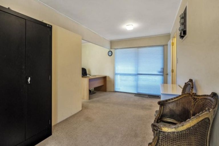 Photo of property in 2/20 Takutai Avenue, Bucklands Beach, Auckland, 2012