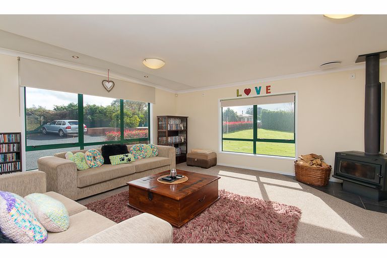 Photo of property in 25 Jenny Lane, Waiuku, 2123