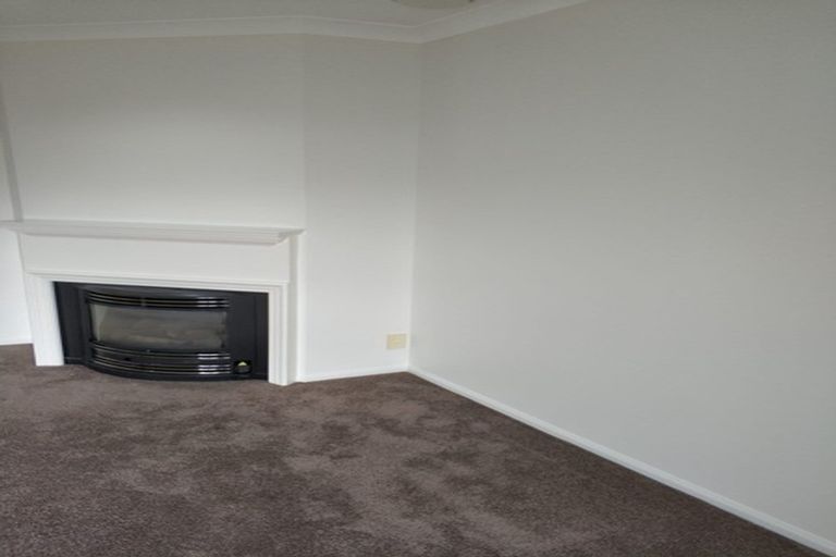 Photo of property in 4 Comber Place, Johnsonville, Wellington, 6037