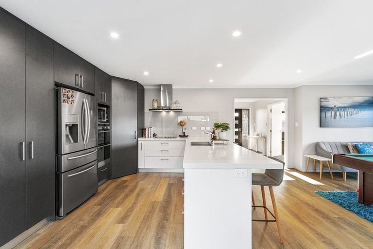 Photo of property in 50 Harbour Crest Drive, Waiuku, 2123