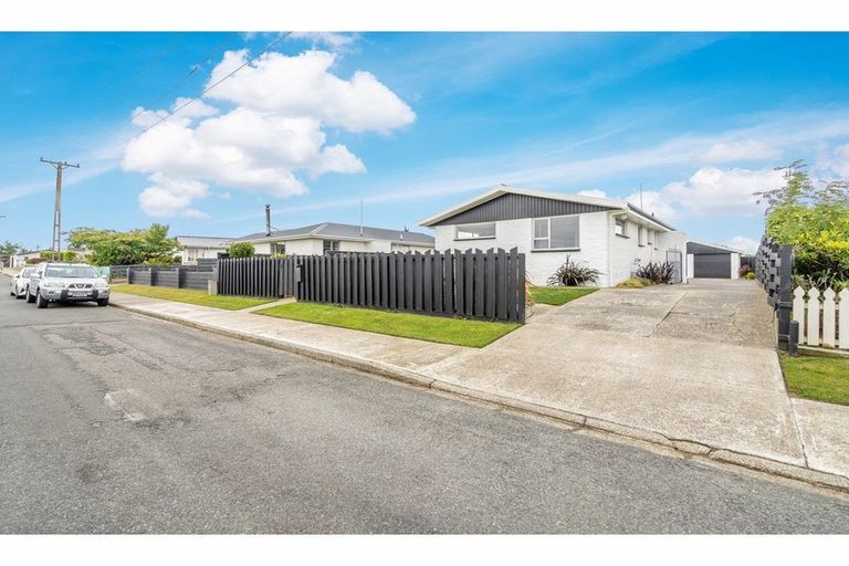 Photo of property in 22 Bruce Street, Waikiwi, Invercargill, 9810