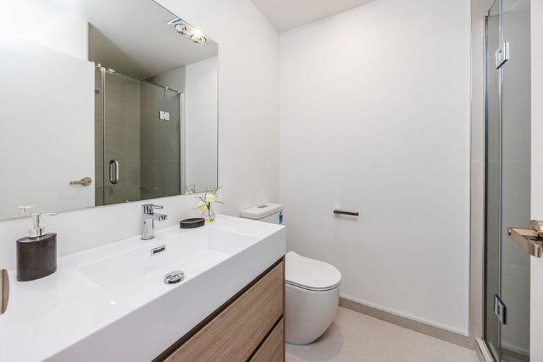 Photo of property in 2/85 Jaemont Avenue, Te Atatu South, Auckland, 0610
