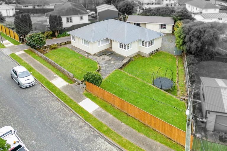 Photo of property in 4 Sharpe Crescent, Wainuiomata, Lower Hutt, 5014