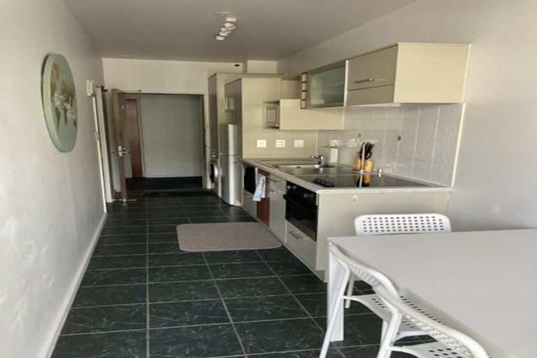 Photo of property in Atrium Towers, 4n/154 The Terrace, Wellington Central, Wellington, 6011