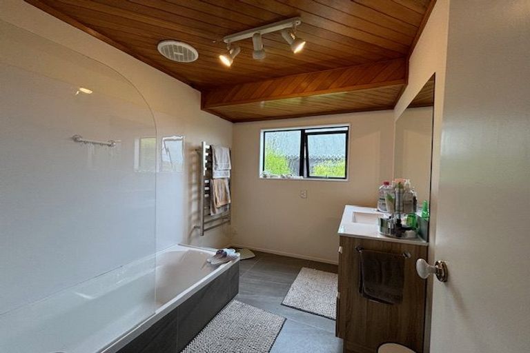 Photo of property in 86 Gosford Drive, Botany Downs, Auckland, 2010