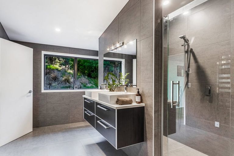 Photo of property in 190 Lonely Track Road, Dairy Flat, 0632