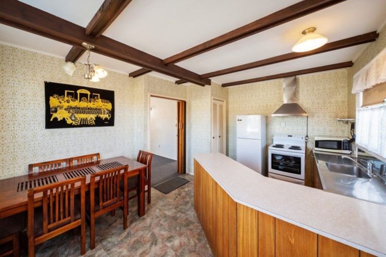 Photo of property in 5 Union Street, Merrilands, New Plymouth, 4312