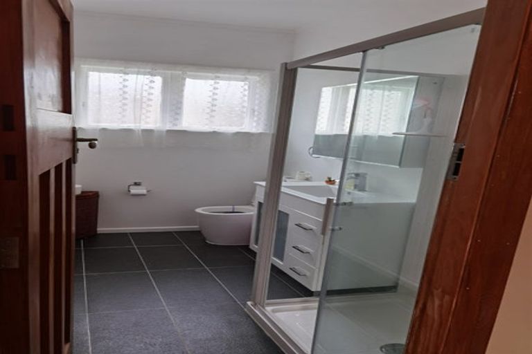 Photo of property in 104 Parkvale Road, Karori, Wellington, 6012