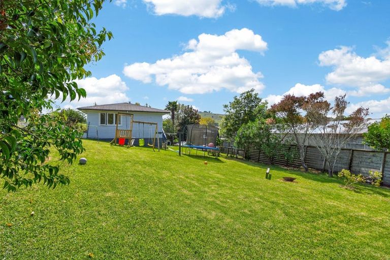 Photo of property in 2 View Street, Maungaturoto, 0520