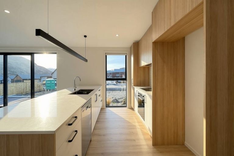 Photo of property in 7 Rowe Drive, Jacks Point, 9371