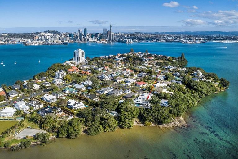 Photo of property in 10a First Avenue, Stanley Point, Auckland, 0624